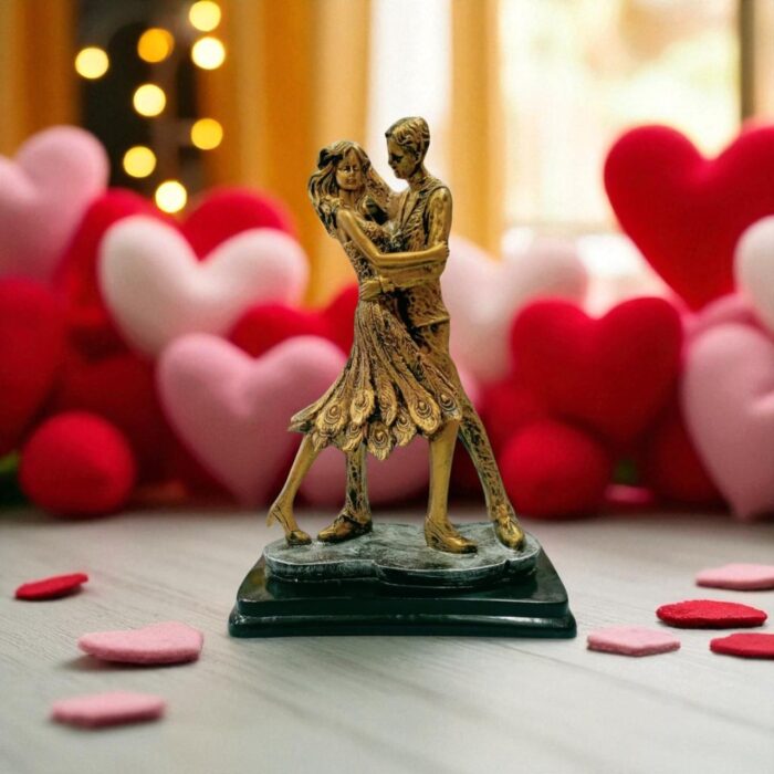 Romantic Dancing Couple Resin Statue for Home Decor and Gifting